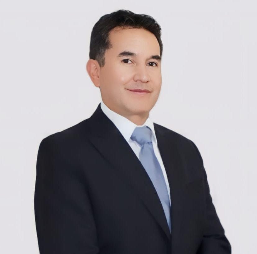 Lic. Renzo Hernán Salinas Portillo