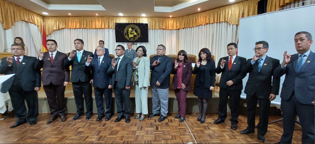 Posesión del Directorio de la Cámara de Comercio de Oruro