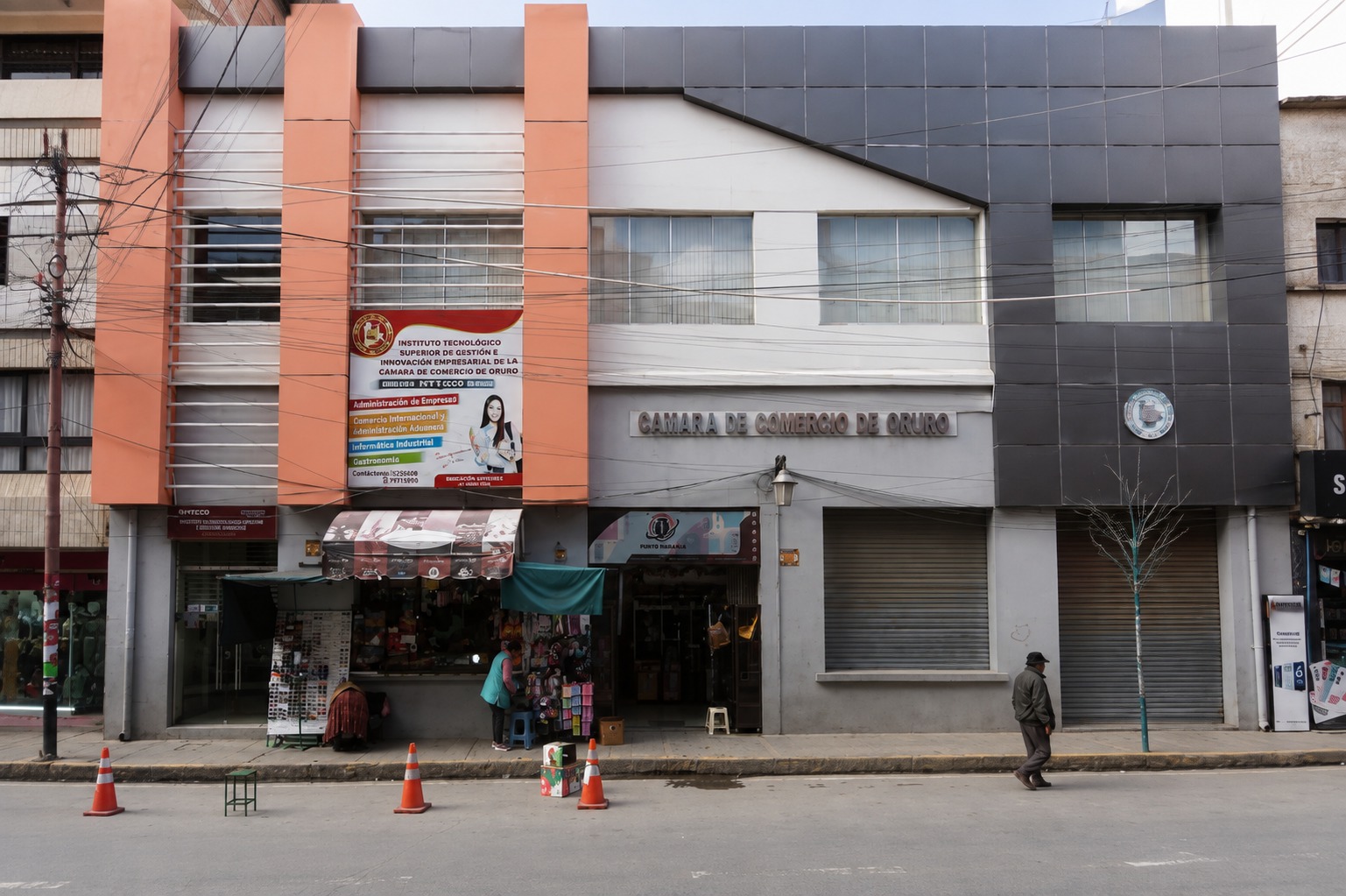 Fachada del Instituto INTECCO — Cámara de Comercio de Oruro