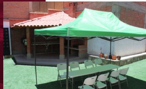 Parrillero exterior de la Cámara de Comercio de Oruro