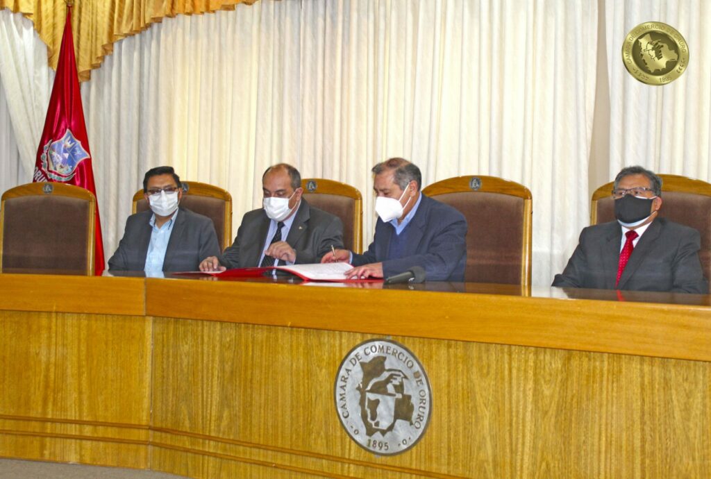 Firma de Convenio Institucional de Transmisión y Cobertura de Eventos Empresariales digitales con el Periódico La Patria