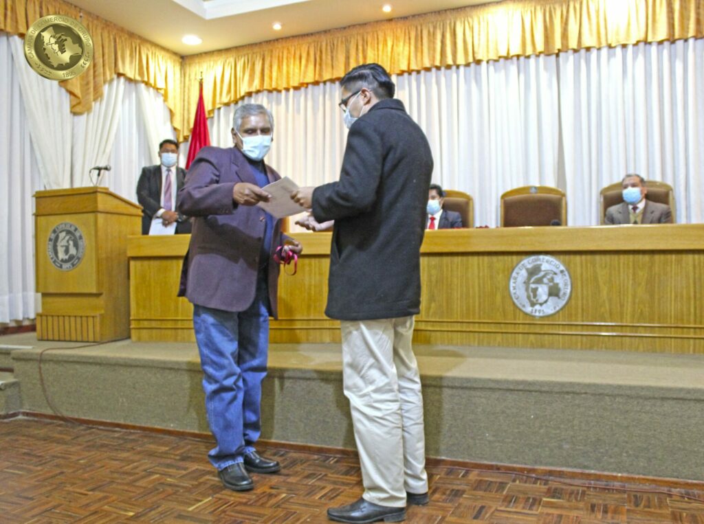 Cámara de Comercio de Oruro recibe Reconocimiento en mérito a la Importante Trayectoria Institucional por parte de Movimiento Ciudadano “Juan Mendoza”