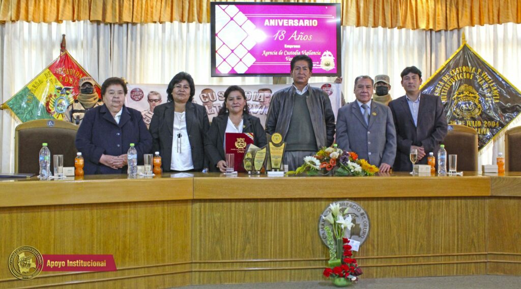 Acto Ceremonial de 17 Aniversario de la empresa AGENCIA DE CUSTODIA VIGILANCIA VARDEL