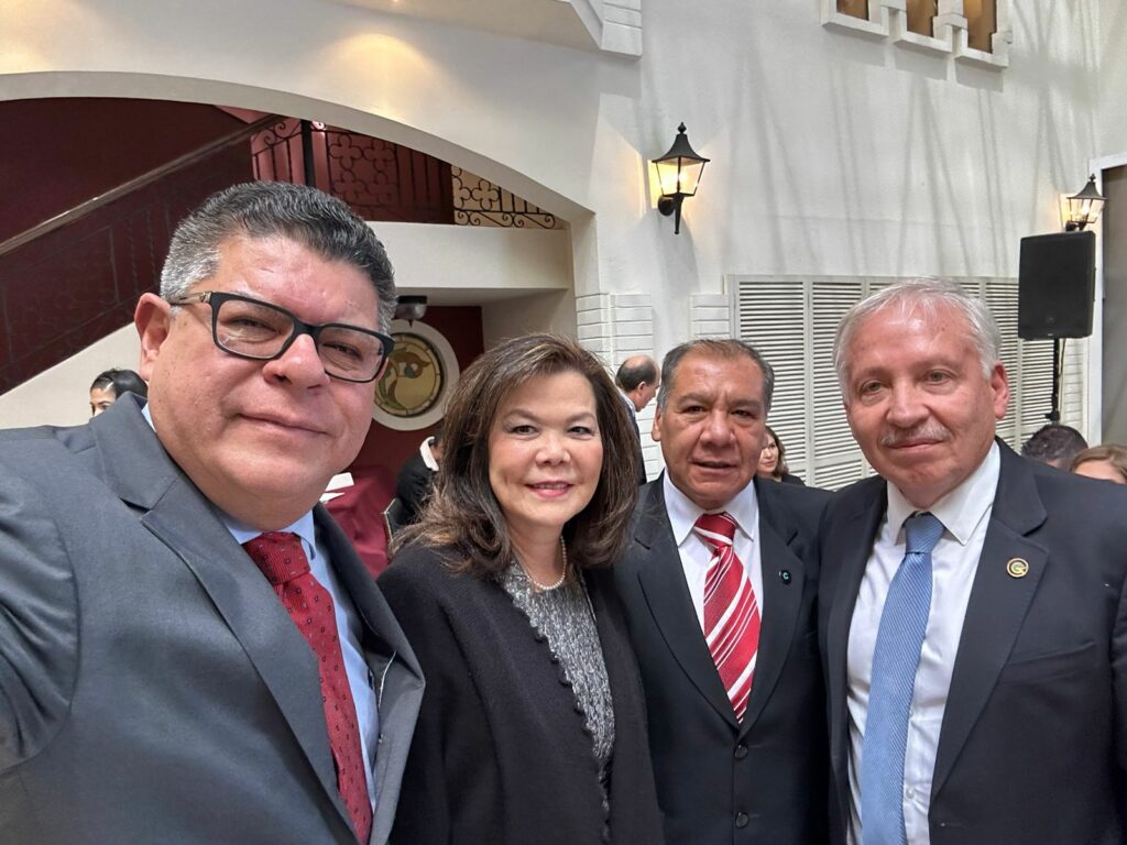Presidente de la Cámara de Comercio de Oruro participo de un almuerzo de fin de año organizado por la Cámara Nacional de Comercio.