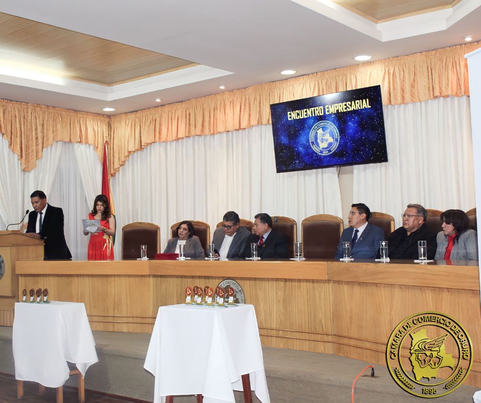 La Cámara de Comercio – Oruro impulsa el desarrollo económico con el exitoso «Encuentro Empresarial» y el lanzamiento de la Tarjeta Empresarial 2023-2025