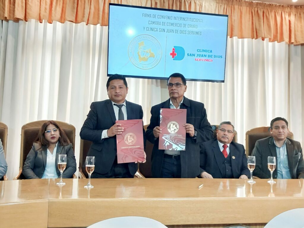 Firma de Convenio entre la Cámara de Comercio de Oruro y la Clínica San Juan de Dios Servimed