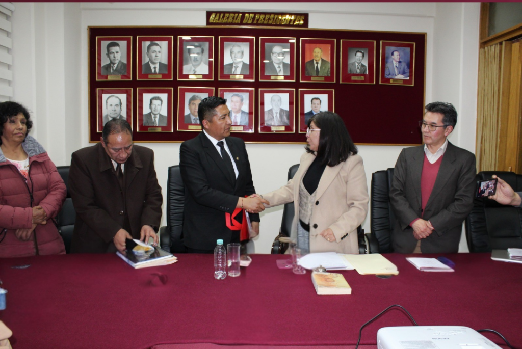 Reunión entre el Directorio de la Cámara de Comercio de Oruro y el Gobierno Autónomo Municipal de Oruro
