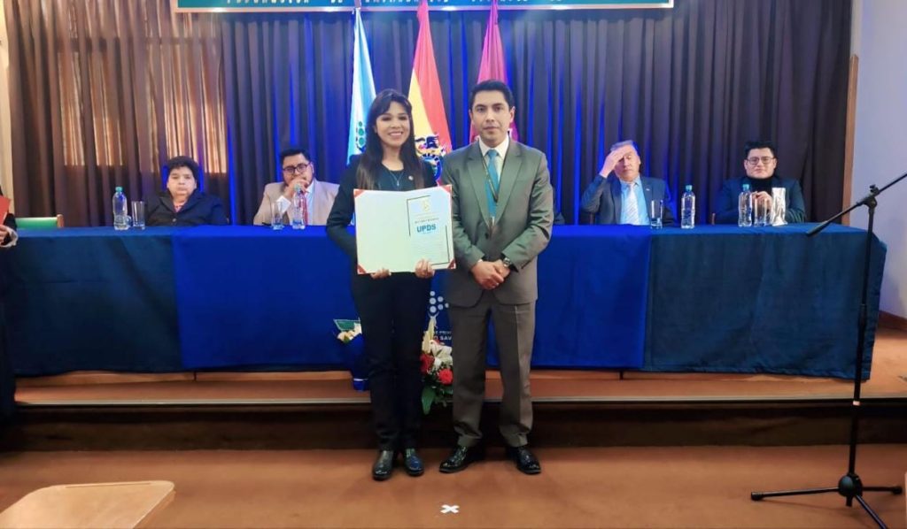 Cámara de Comercio de Oruro reconoce a la Universidad Privada Domingo Savio por sus 26 años de trayectoria
